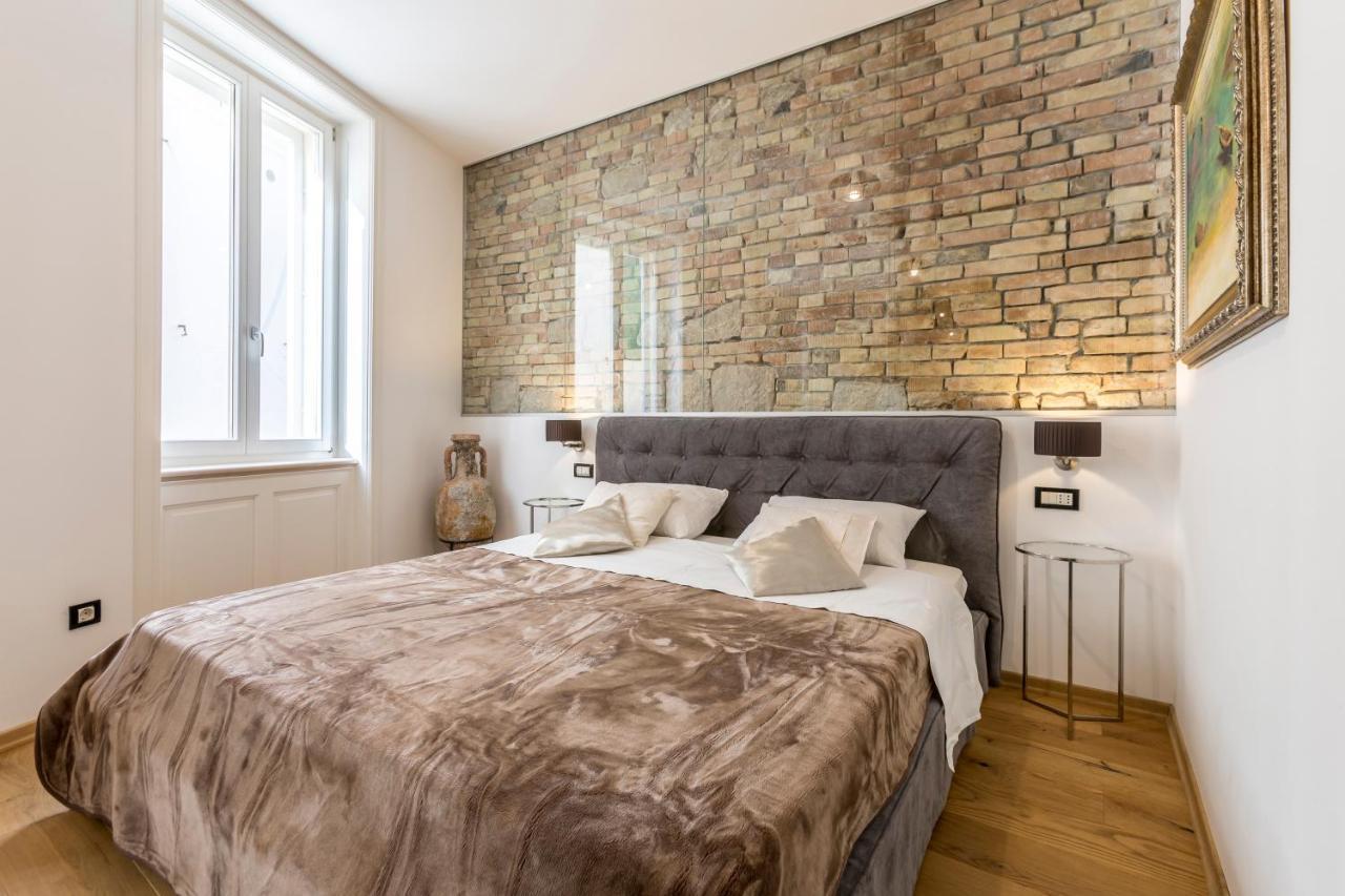 Queen Apartment Split Buitenkant foto